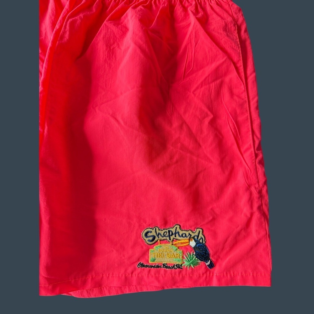 Vintage Shephard's Tiki Beach Bar & Grill Clearwater, FL Shorts - Size LARGE - Picture 6 of 7
